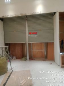 Nirwana Group telah menyelesaikan pemasangan Rolling Door One Sheet Full Perforated di Tenant Beatrice Queen City Mall kota Semarang Jawa Tengah