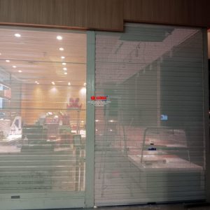 Nirwana Group telah menyelesaikan Pemasangan Pintu Rolling Door One Sheet Full Perforated di tenant Mako, Paragon Mall Semarang  Jawa Tengah