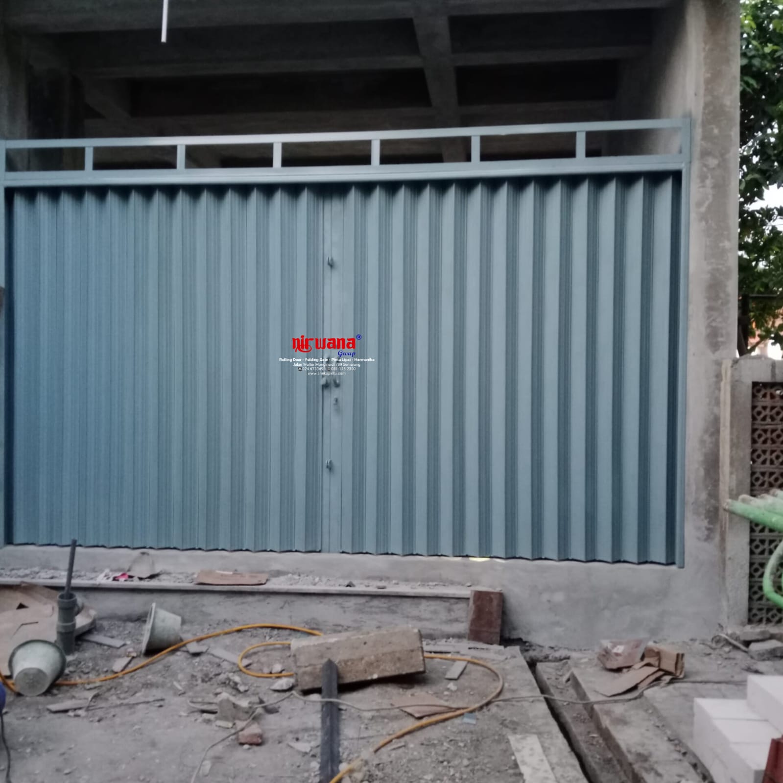 Nirwana Group telah menyelesaikan Pemasangan Folding Gate Standart Ketebaln 0,5mm, di Gemah kota Semarang