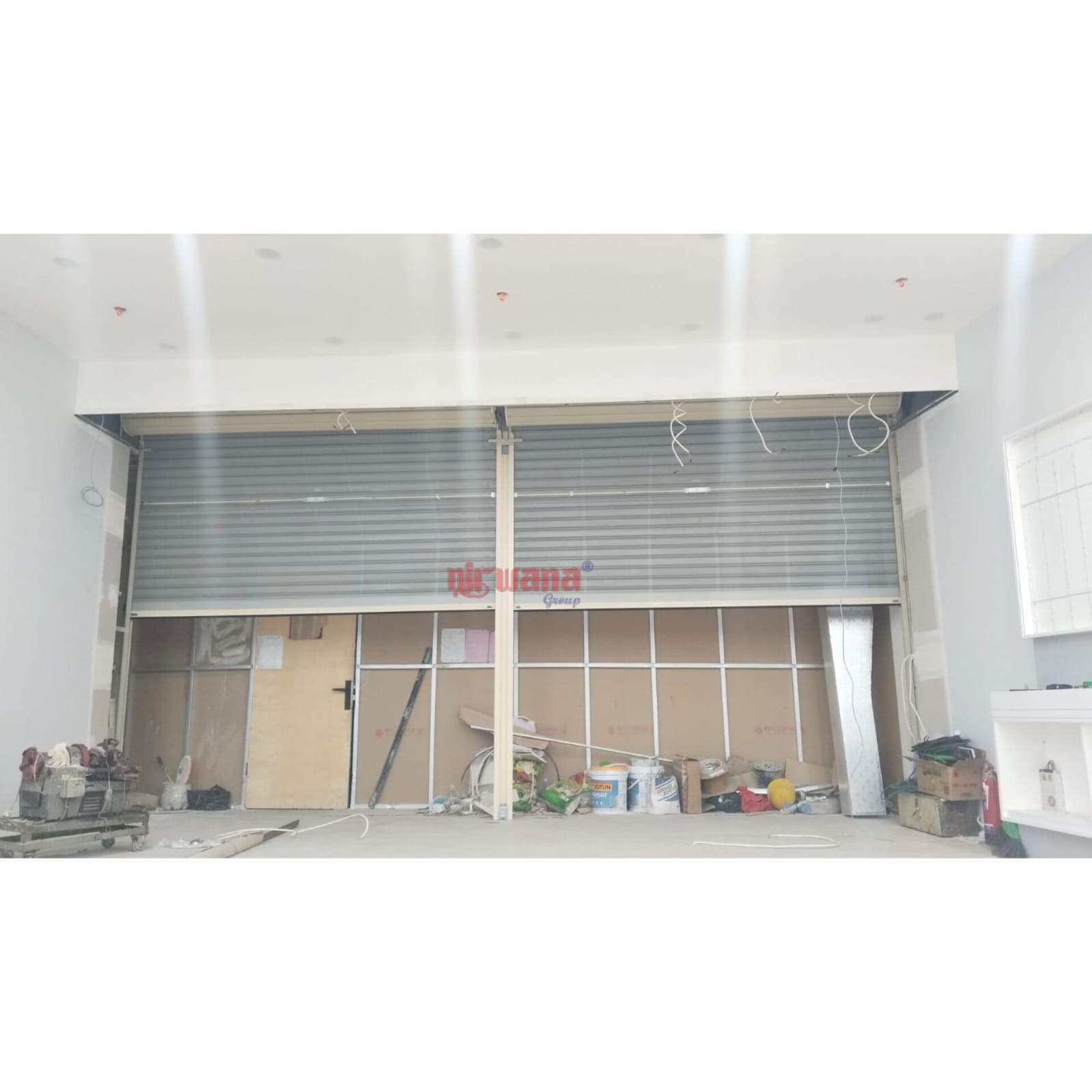 Rolling Door One Sheet Full Perforated di Tenant Fonel 23, Mall Semarang