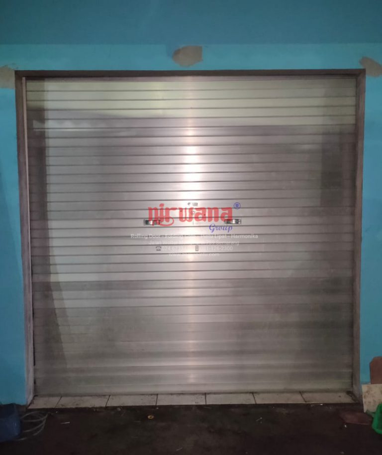 Pemasangan-Pintu-Rolling-Door-Aluminium-di-Pasar-Klipang-Semarang-Jawa-Tengah