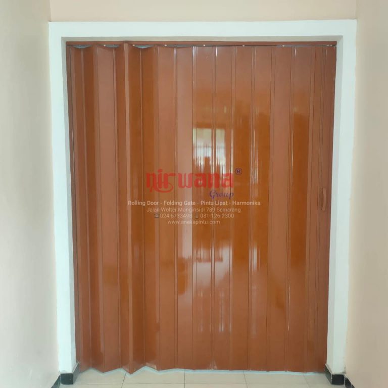 Pemasangan-Folding-Door-di-Truntum-Pedurungan-Semarang-Jawa-Tengah