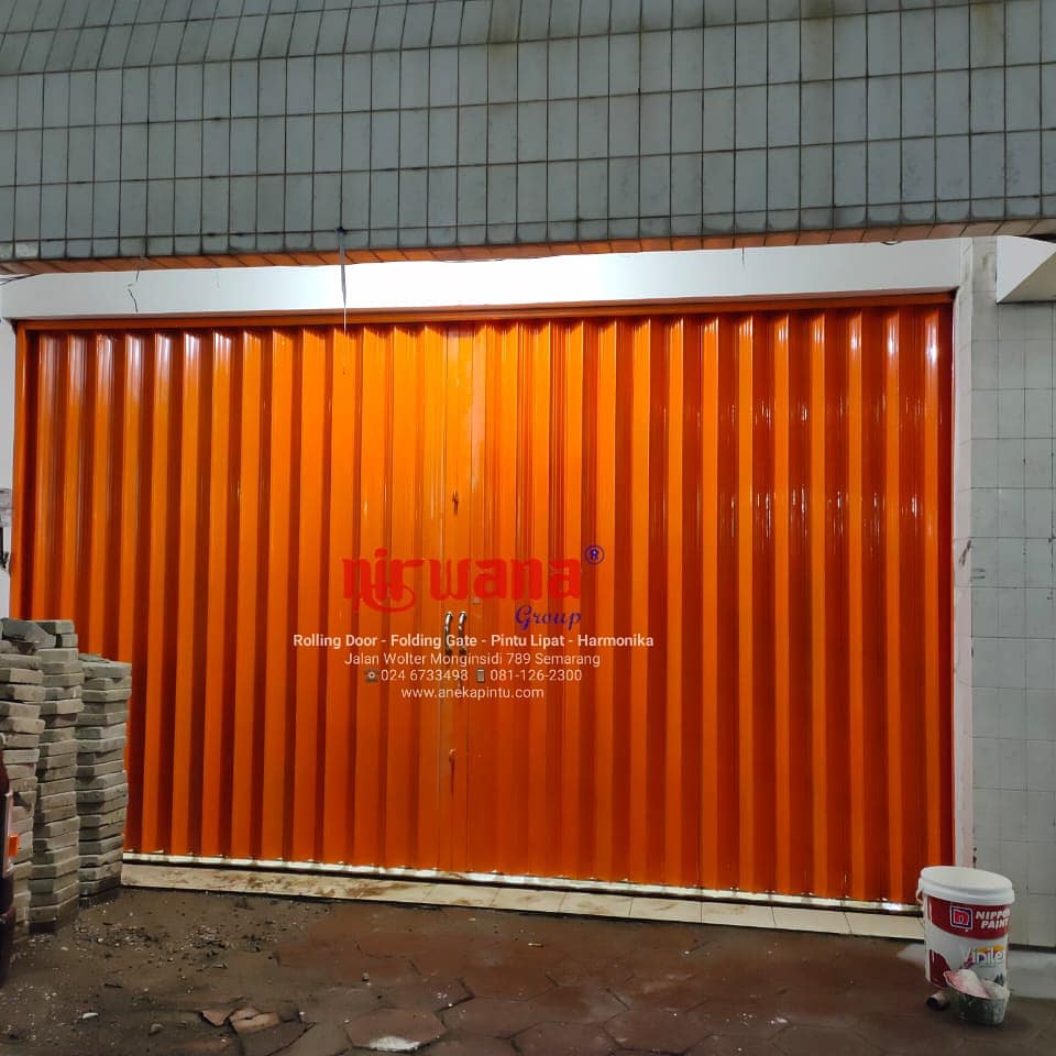 Proyek Pemasangan Folding Gate Standard Di Komplek Pasar Johar Semarang Nirwana Group Pintu