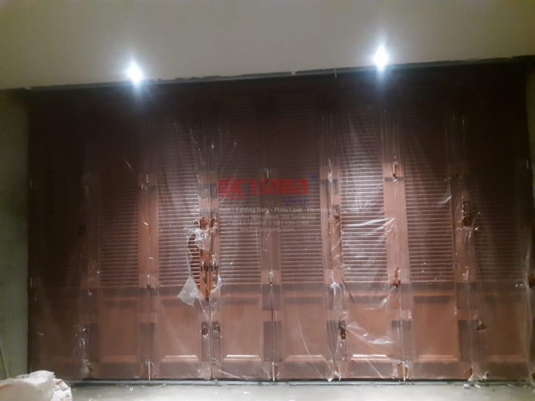 Pintu Lipat Premium Telah Selesai Terpasang Di Kudus, Jawa Tengah.