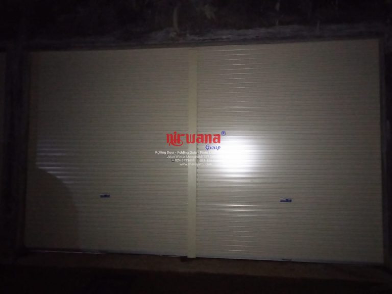 Pemasangan Rolling Door One Sheet Bluescope Polos di Mega Islamic Boarding School Gunung Pati Semarang