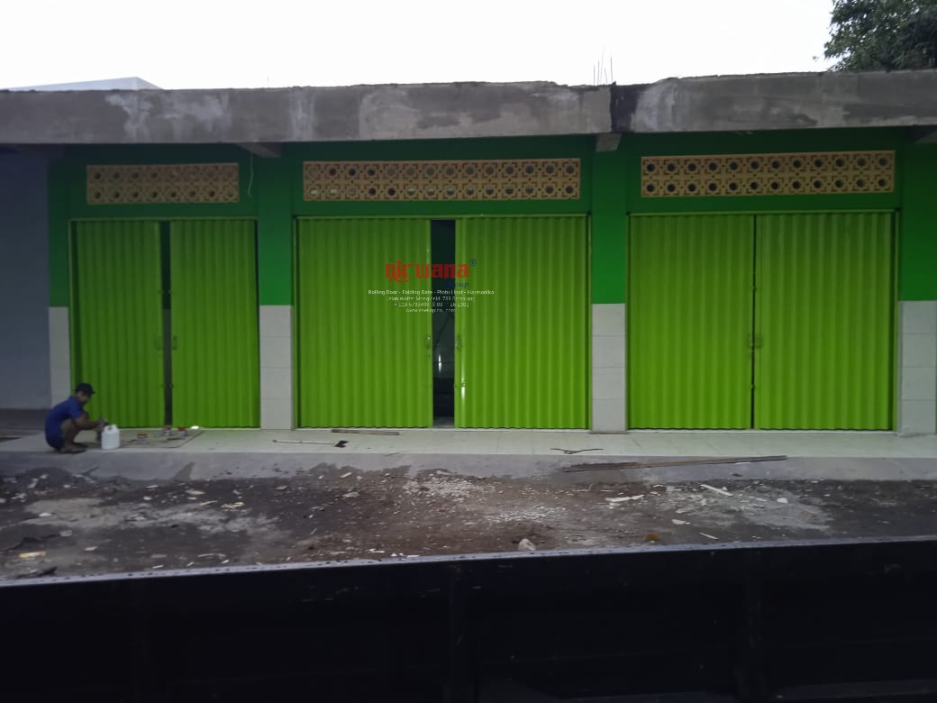 Pemasangan Folding Gate Standart 0,8mm di Pondok Pesantren Futuhiyyah Mranggen
