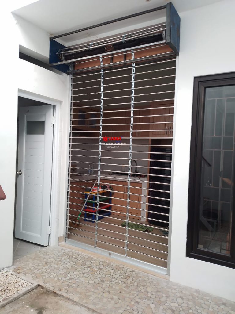 Pemasangan Rolling Grille Stainless di BSB Mijen Semarang