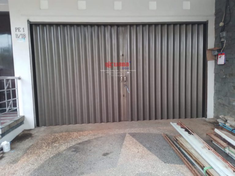 Pemasangan Folding Gate Premium 0,5mm di Puri Anjasmoro Semarang