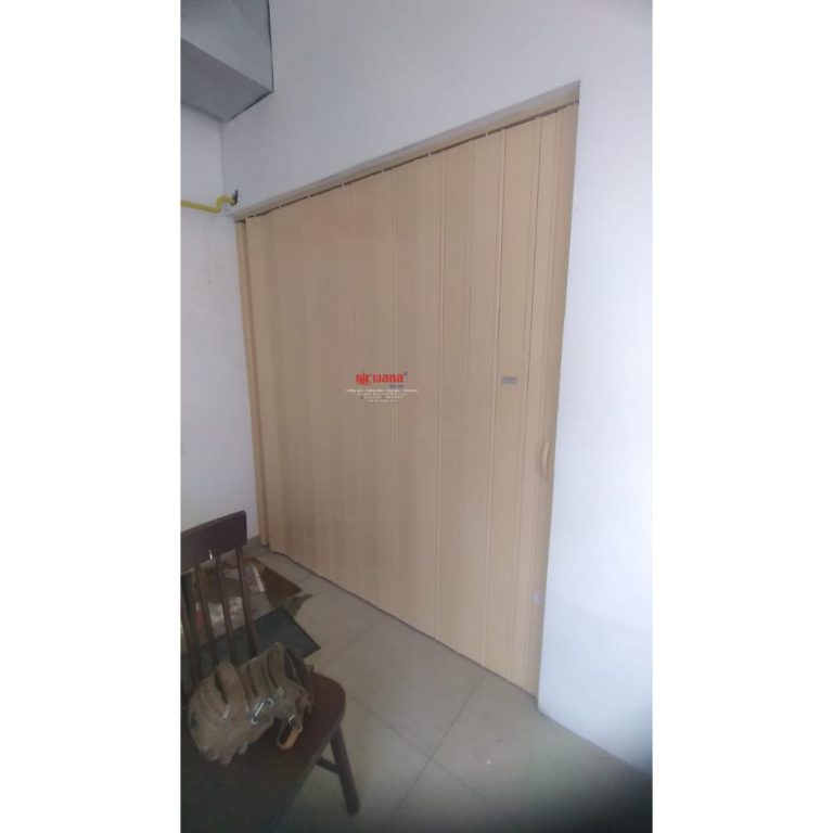 Pemasangan Folding Door PVC di Jl Singosari Semarang