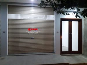 Pemasangan Rolling Door One Sheet 30cm Perforasi di Jl Gunung Salak Denpasar Bali