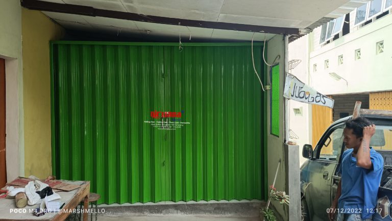 Pemasangan Folding Gate Standart 0,8mm di Jangli Semarang