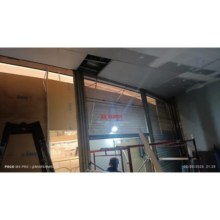 Pemasangan Rolling Door One Sheet Full Perforated di Tenant I Box The Park Mall Semarang
