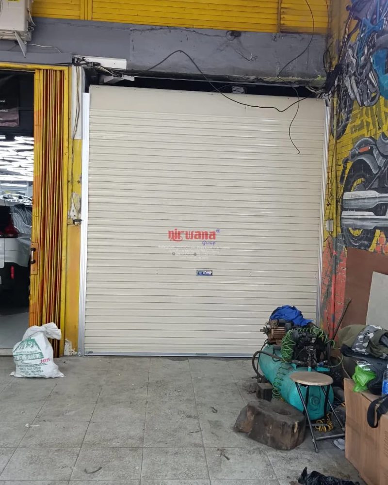 Pemasangan Rolling Door One Sheet Bluescope Polos Di Jl Siliwangi Semarang Nirwana Group Pintu