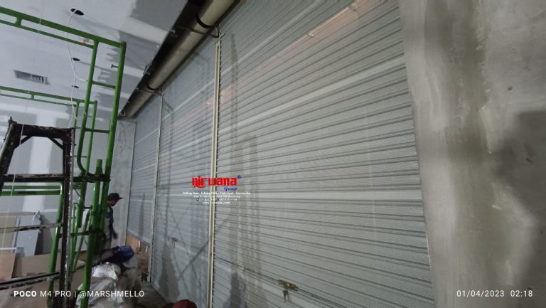 Pemasangan Rolling Door One Sheet Full Perforated di Tenant Blibli Tukar Tambah Uptown Mall Semarang