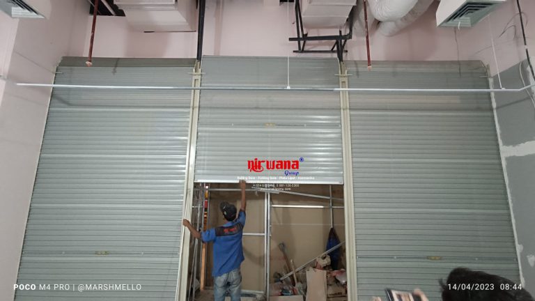 Pemasangan Rolling Door One Sheet Full Perforated di Tenant Scruncie The Park Mall Semarang