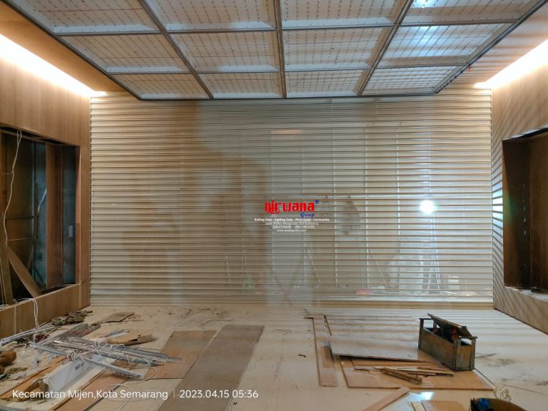Pemasangan Rolling Door Electric Full Perforated 1,2mm di Tenant OPPO Uptown Mall Semarang