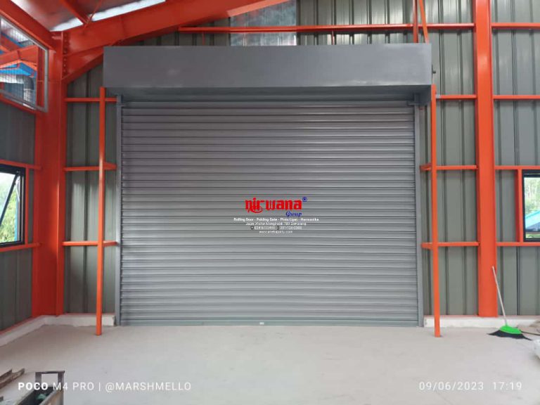 Pemasangan Rolling Door Slat 10cm Chainblock Polos Ketebalan 1,0mm di Ampel Kabupaten Boyolali