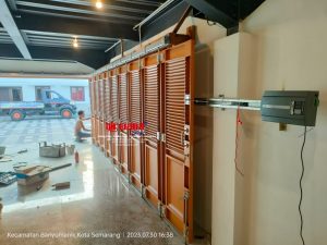 Pemasangan Pintu Sliding Premium Otomatis 2mm di Banyumanik Semarang