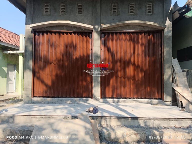 Pemasangan Pintu Folding Gate Standart 0,5mm di Demak
