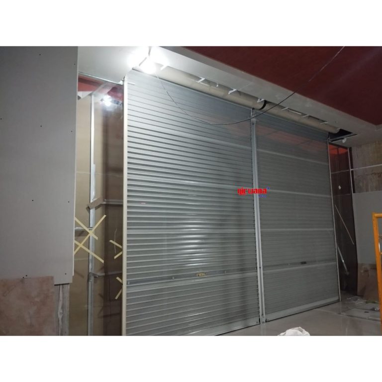Pemasangan Rolling Door One Sheet Full Perforated di BOLDE The Park Semarang Jawa Tengah.