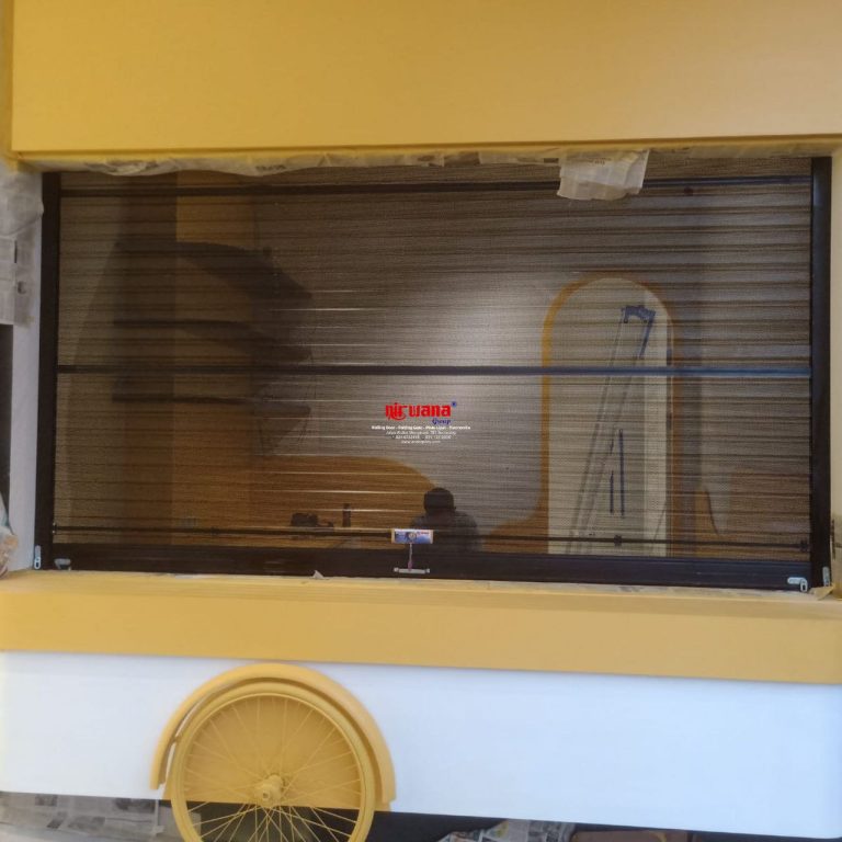 Pemasangan Rolling Door One Sheet Full Perforated Di Kutowinangun Kidul Salatiga