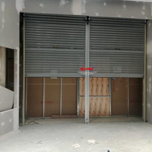 Proyek Pemasangan Pintu Rolling Door One Sheet Full Perforated di Tenant UBS, Queen City Mall, Semarang, Jawa Tengah.