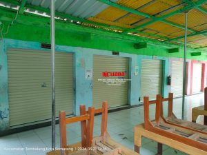 Pemasangan Pintu Rolling Door One Sheet Polos di SMPN 17, Kota Semarang, Jawa Tengah.