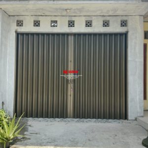 Pemasangan Pintu Folding Gate Premium Ketebalan 0,5mm di Pucang Gading, Mranggen, Demak, Jawa Tengah