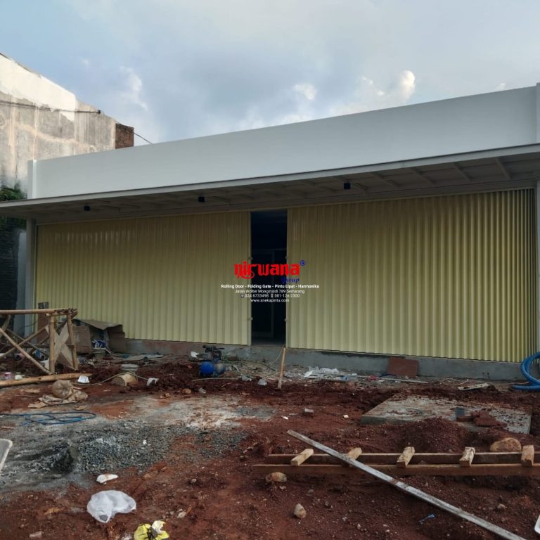 Pemasangan Pintu Folding Gate Standart Ketebalan 1,2mm Polos di Alfamart, Kalipancur, Semarang Barat, Jawa Tengah