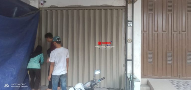 Proyek Pemasangan Pintu Harmonika Rasional A ketebalan 1,2mm di Toko Emas Kendi Pamotan, Rembang.