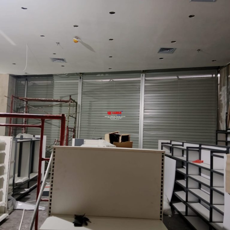 Nirwana Group telah menyelesaikan pemasangan Rolling Door One Sheet Full Perforated di The Park Mall Semarang