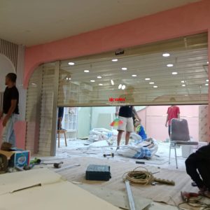 Nirwana Group telah menyelesaikan pemasangan Rolling Door One Sheet Full Perforated di Paragon Mall Kota Semarang Jawa Tengah